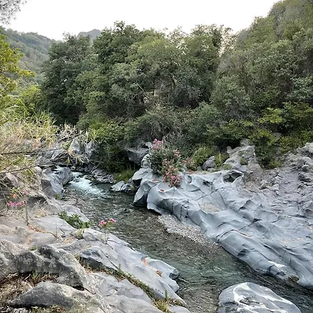 Boccadifuoco Sul Fiume Alcantara *